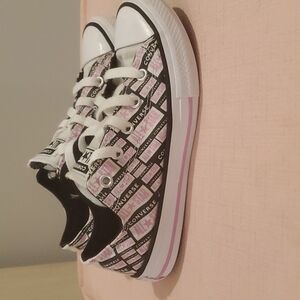 𝅺ADORABLE Pink and White Converse All Star Shoes Size 1 (#3)